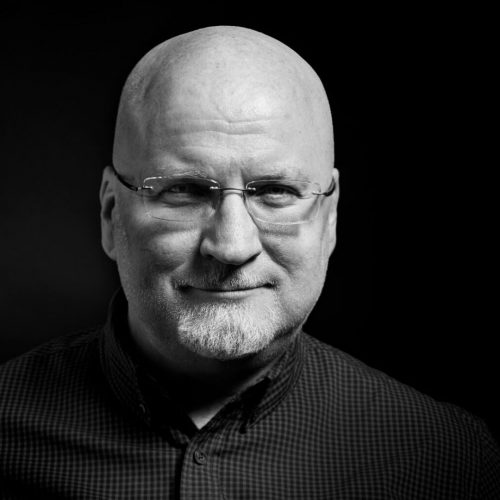 Luca Sguazzardo è autore veronese di romanzi gialli contemporanei.