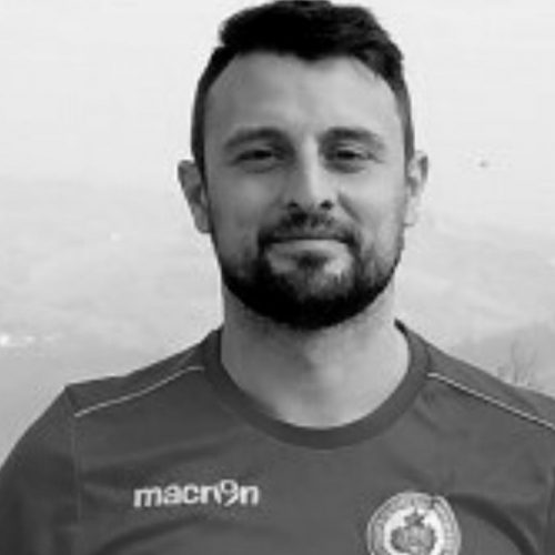 Mattia Rizzo è formatore calcistico abilitato UEFA B e laureando in Scienze delle Attività Motorie e Sportive (indirizzo calcio). Responsabile del progetto CEF (under 8)