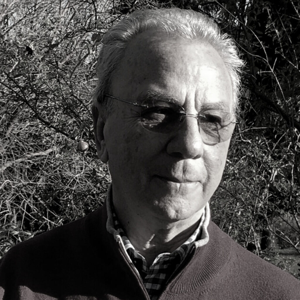 Antonino La Russa - Già docente di filosofia teoretica e di filosofia della comunicazione presso l’Università degli studi di Verona.