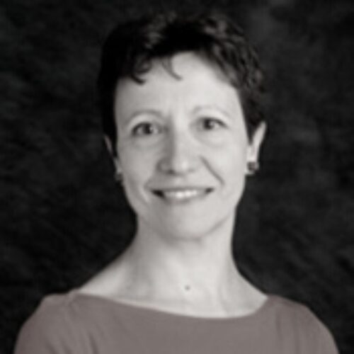 Francesca Luigia Savoia è professoressa di letteratura italiana del sei-Settecento e primo Ottocento. Si occupa anche di cultura italian e teatro dello stesso periodo.