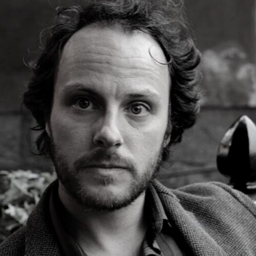 Paolo Livieri si occupa prevalentemente su temi legati alla Filosofia Classica Tedesca.