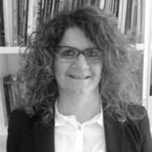 Paola Maria Caleffi è ricercatrice nel Settore Scientifico Disciplinare (Lingua e Traduzione – Lingua Inglese) presso il Dipartimento di Scienze dell’Educazione ‘Giovanni Maria Bertin’ dell’Università di Bologna.